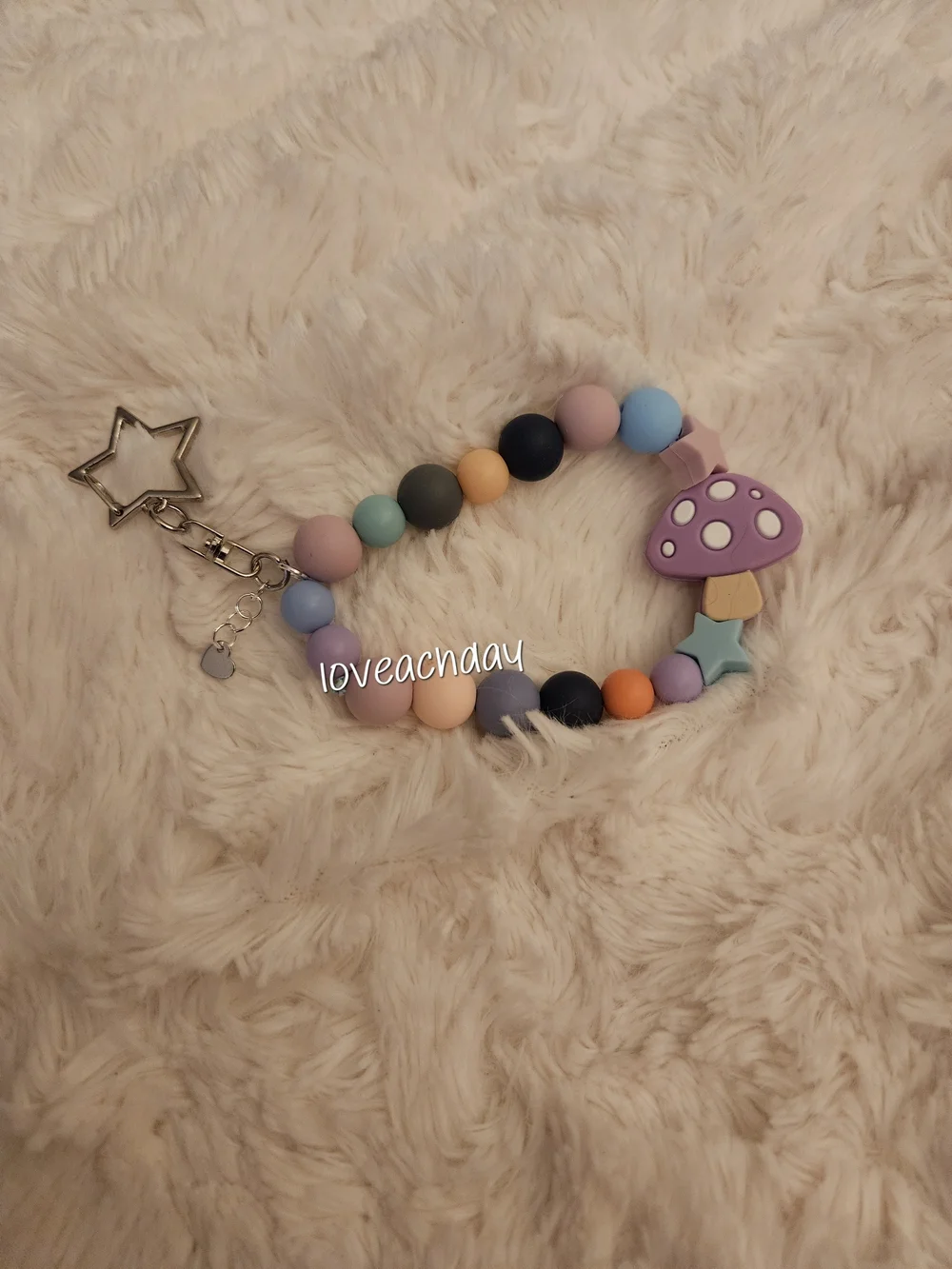 🍄Silicone Mushroom Bead Keychain Bracelet - Pastel Multicolor